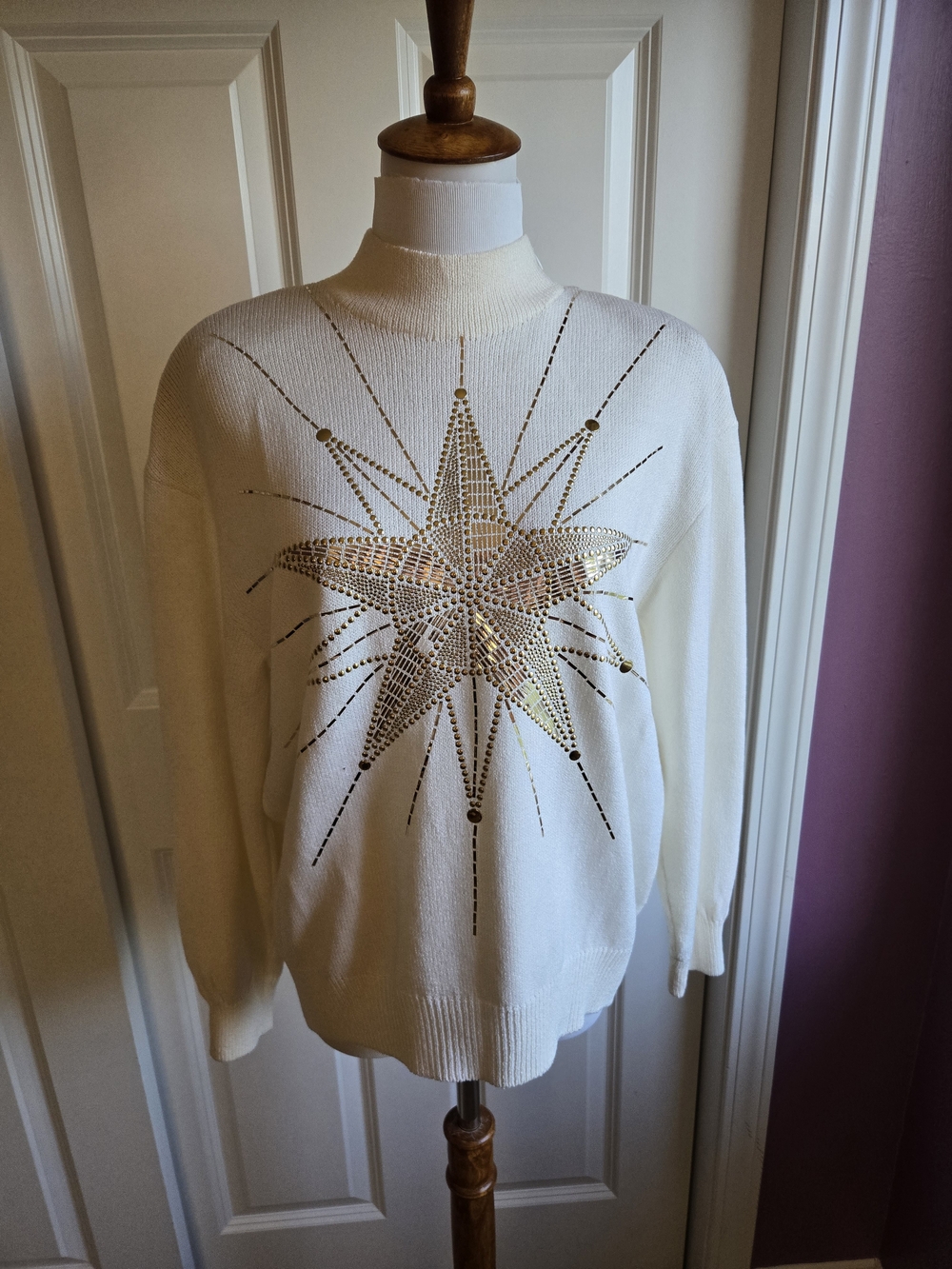 VTG St. John Cream Knit Sweater with Metallic Gold Star - Small
